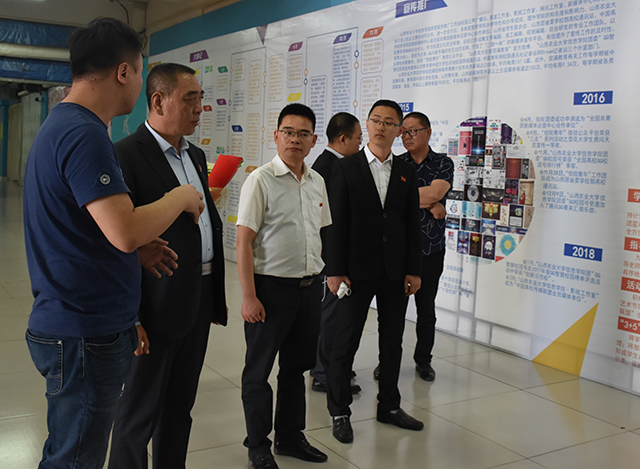 党的十九大代表张玉柱走进我校宣讲党的十九大精神