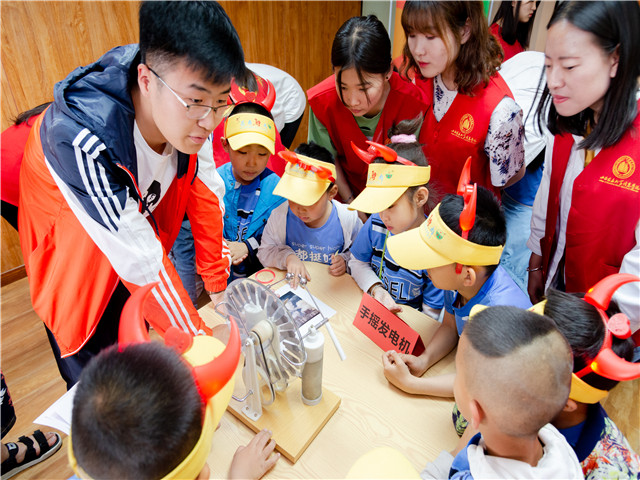 回眸与展望Ⅰ:庆祝新校区建成十周年 致敬砥砺前行开拓者