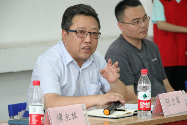 32名毕业生志愿服务西部 学院召开座谈会欢送