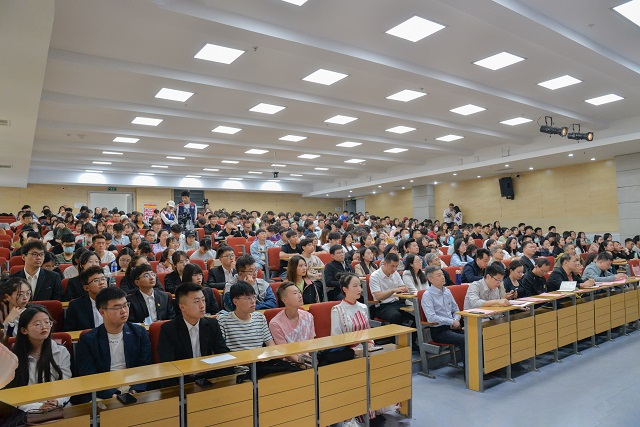 学校正式启动“信息产业大咖传记阅读计划”聚焦培养信息产业经营管理人才