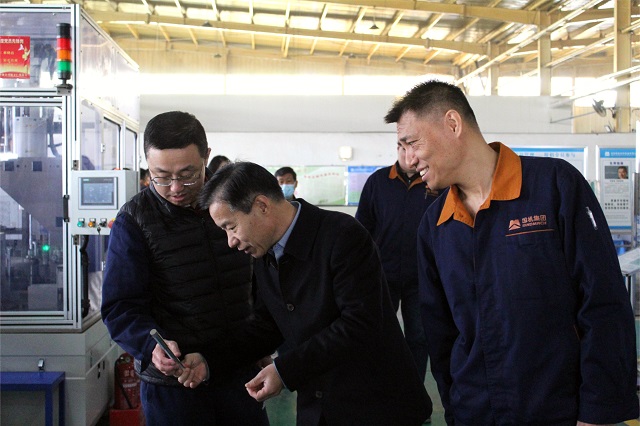我校党委书记张存伟一行赴经纬智能纺织机械有限公司开展“访企拓岗促就业”活动