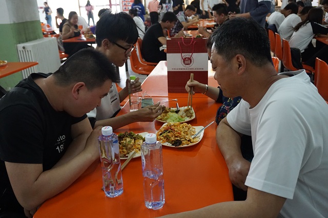【家长开放月】聚力家校共建 拓展人才规划——食品与环境学院2018年家长开放日活动