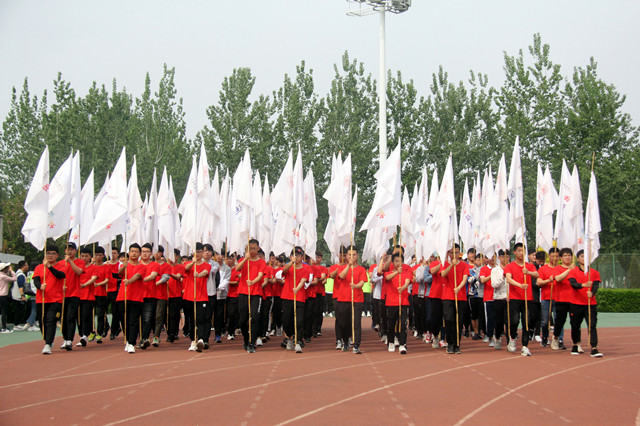 活力青年强国,演绎完满信院——我校第十二届春季田径运动会隆重开幕