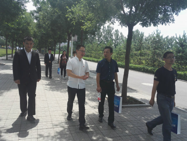 武警文工团副团长李毅芳一行莅临我院参观交流