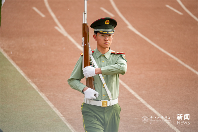 看点十足!2022级军训成果汇报表演暨第十四届田径运动会开幕式超燃来袭!