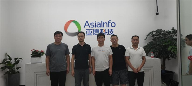 【我与信院的故事】贾志杰:用心做教育 做出彩工程师