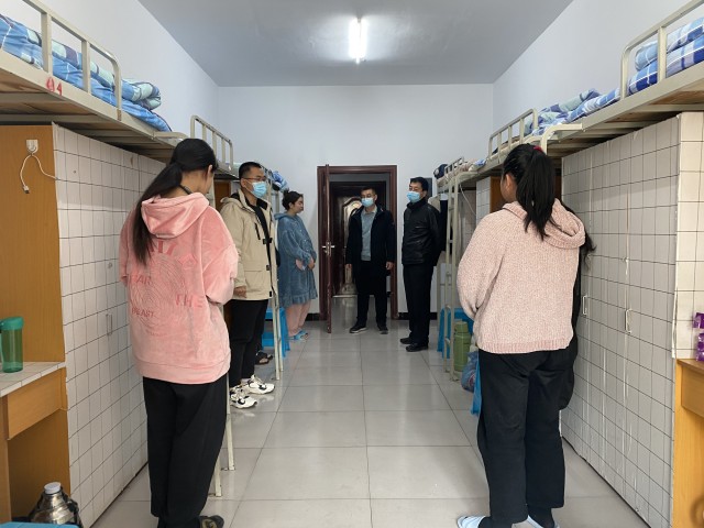 后勤保障齐努力 让留校学生过个暖心年