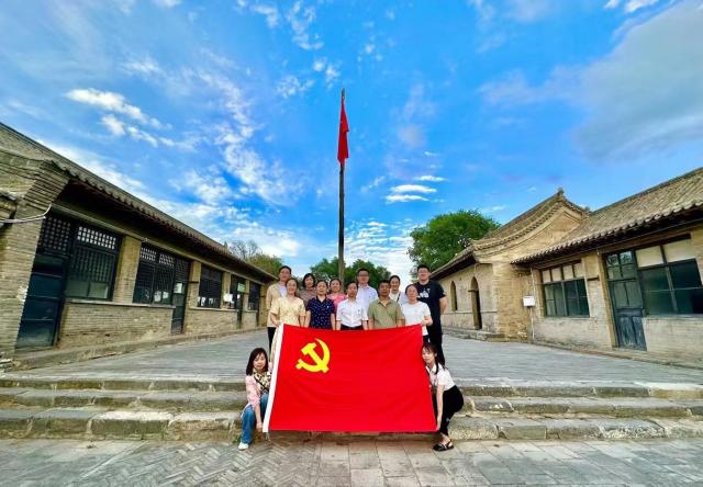 我校开展“重温红色历史,传承右玉精神”主题学习培训
