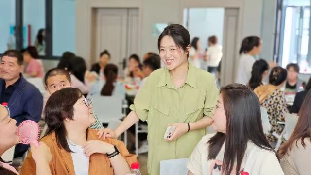 【家长开放日】商务英语学院簇拥家校联动同心圆 筑学生完满成长梦想