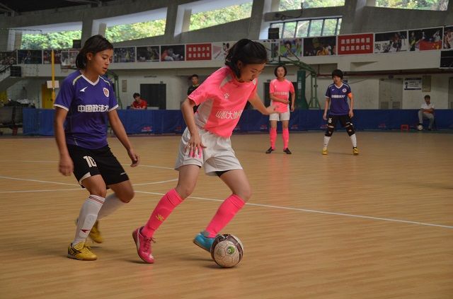 我院女足代表队夺得2015年全国女子大学生室内五人制足球锦标赛第五名好成绩