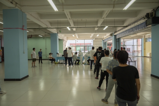 我校开展全员核酸检测确保安全有序开学