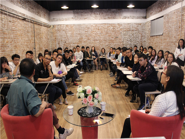 回眸与展望Ⅰ:庆祝新校区建成十周年 致敬砥砺前行开拓者