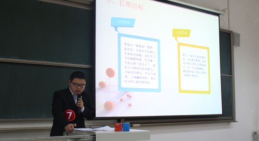 企业HR担任评委，助力信院学子规划职业