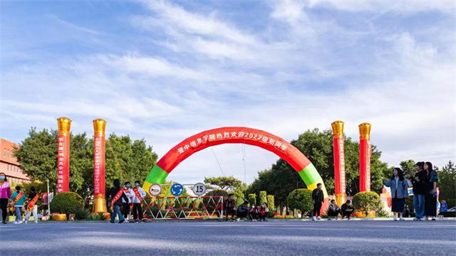 直击迎新现场!8000余名2022级萌新从信院奔向新征程