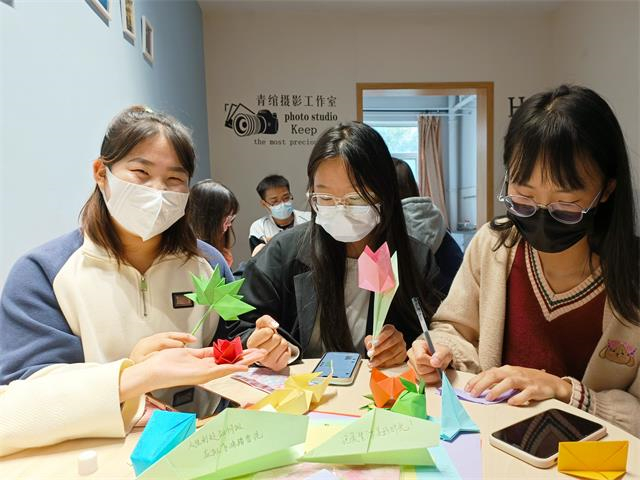 【寻迹大咖】读大咖传记 深层次培育当代青年商科思维