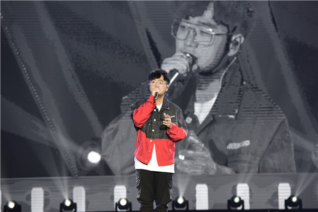 王铮亮倾情助力我校2019“无边”第七届校园摇滚音乐节开幕式暨“后来的我们”迎新晚会