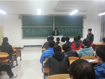 2011级机制电气专业圆满完成金工实习任务