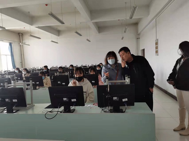 我校计算机辅助普通话水平测试顺利完成