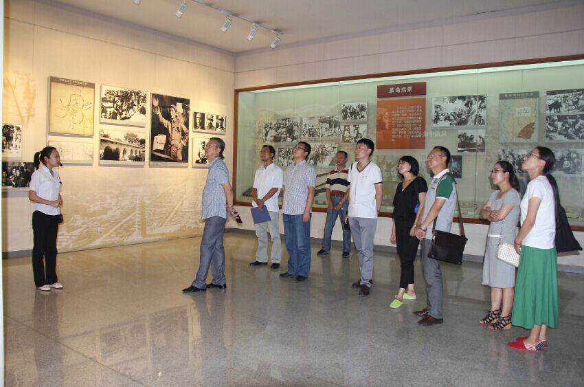 我院“思想政治理论课实践教学基地”在刘胡兰纪念馆揭牌