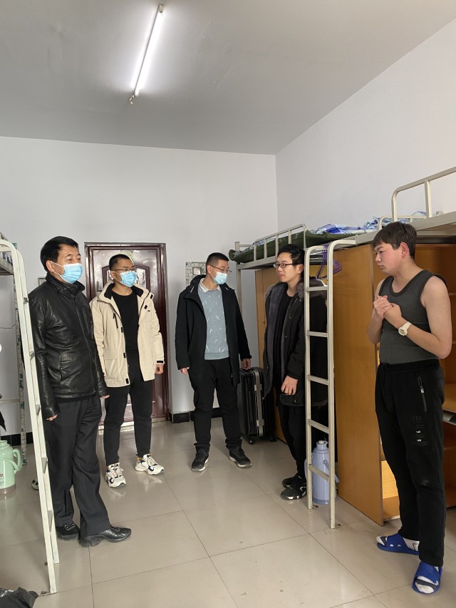 后勤保障齐努力 让留校学生过个暖心年