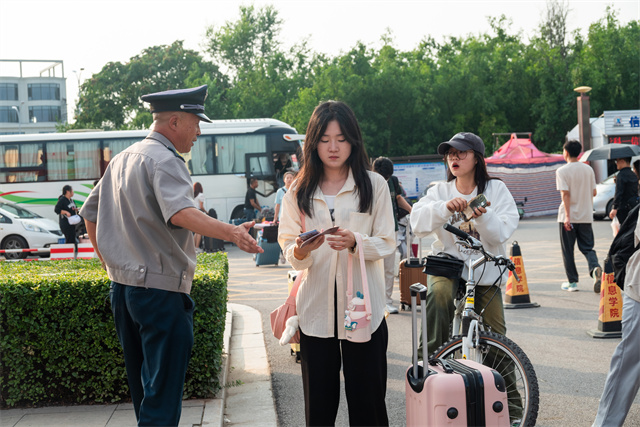 “信”心满满 待你归来——我校万余名学子返校迎接新学期