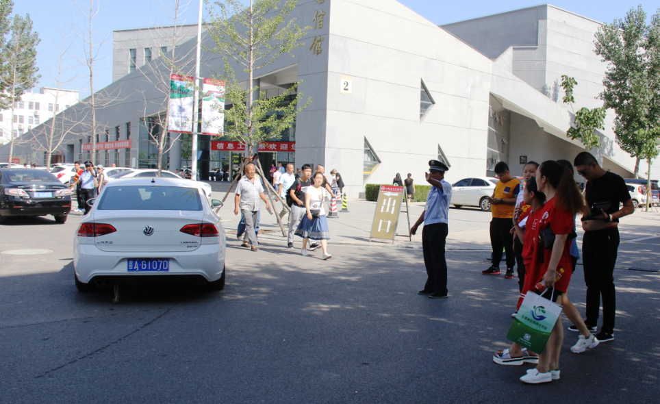 【喜迎新生】图说2017级新生报到注册