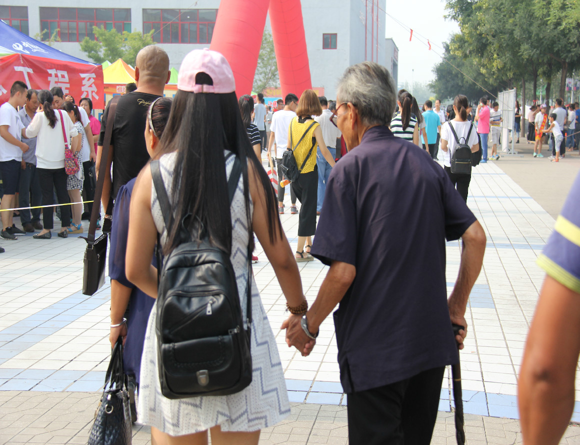【新生入学】青春列车，今日出发——图说2016级新生报到注册