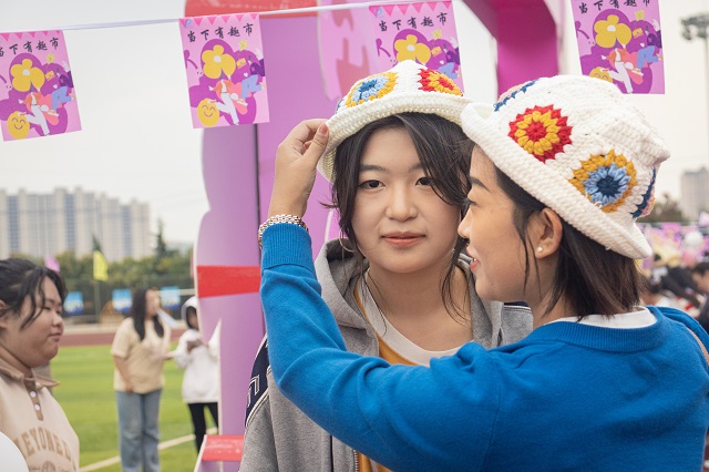 燃度升级!日落音乐集市一键开启趣味校园