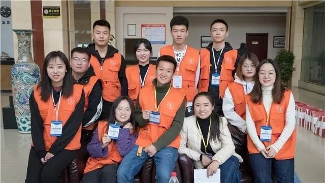 石宁:寻着光 感受四季藤蔓生长
