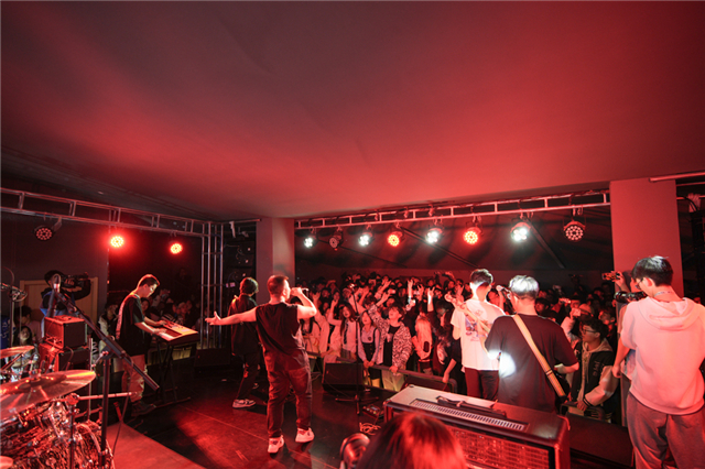 “闹的不错”Live House再造热爱 一场属于信院人的青春派对