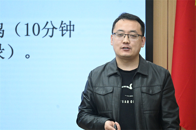 集团通识、远景板块教师信院“论剑”