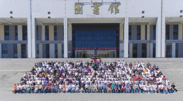 【毕业专题八】经济与管理学院毕业生感恩母校活动