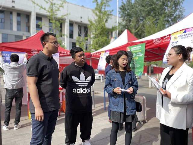 扬帆起航 助力前行——我校组织首届校友企业线下专场招聘会