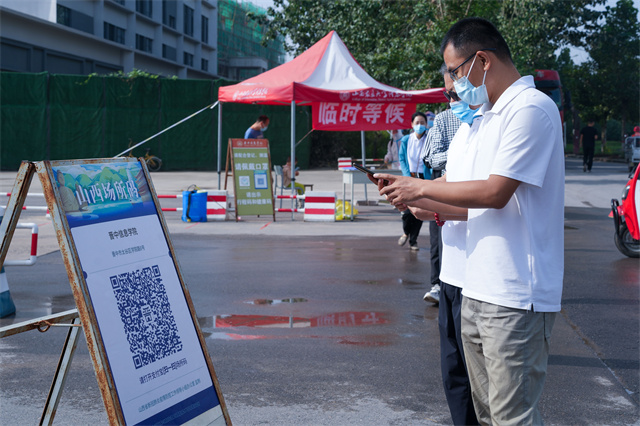 以“演”筑防,以“练”迎新——我校开展2022年秋季开学疫情防控应急处置演练