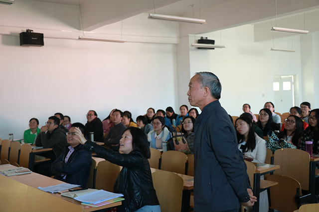 外语系学习“年会”精神 增强科研意识