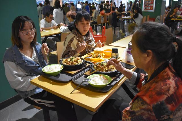 【家长开放日】食品与环境学院携手家长共聚校园,赴爱之约