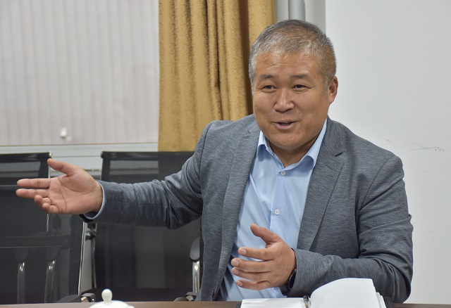 我校深入源德味央厨有限责任公司开展校企合作交流