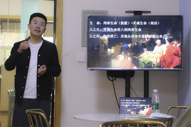 【我与信院的故事】赵振滔:用爱与责任浇灌学生成长