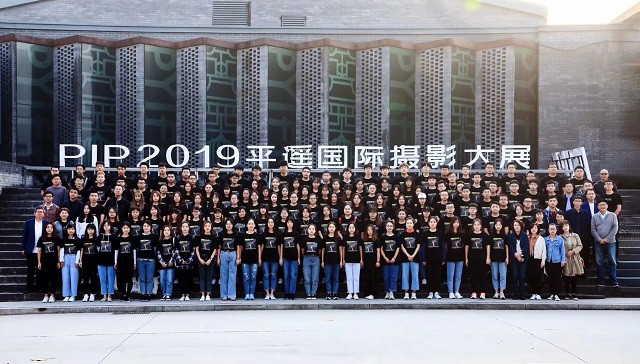 我校志愿者连续三年助力平遥国际摄影大展