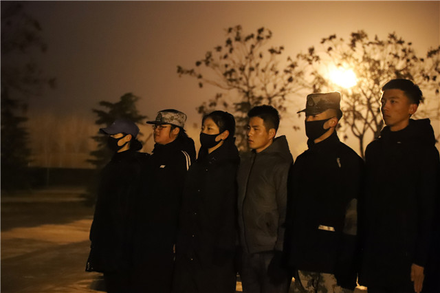 新生说第9期:卸下戎装重返校园的退伍军人
