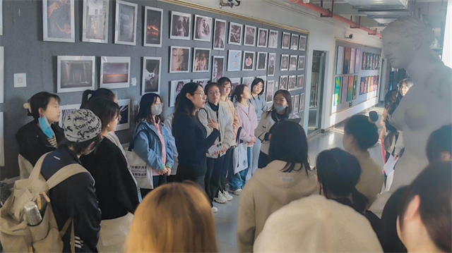 通专融合 双师授课 从信院“MOMA”出发——记远景学院与艺术传媒学院跨学科团队实践教学