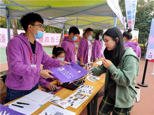相聚信院 4000余名2020级萌新的美好大学生活从这里起步