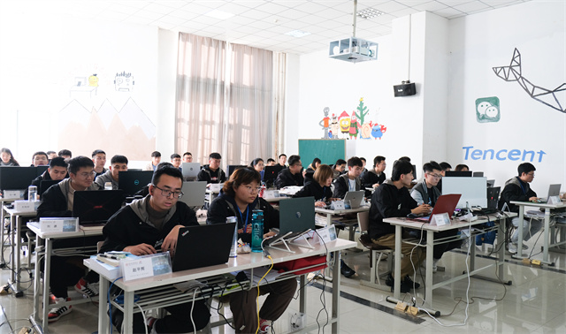 邸志国:在双体 我们不只是“程序猿”