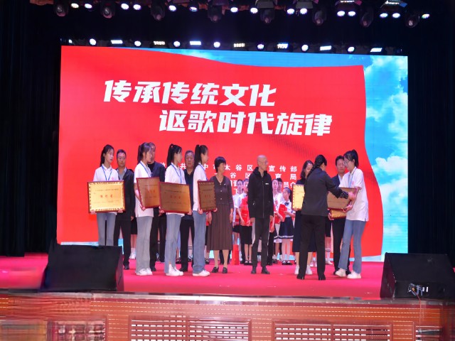 我校师生志愿者助力太谷区“传承传统文化·讴歌时代旋律”诵读大赛