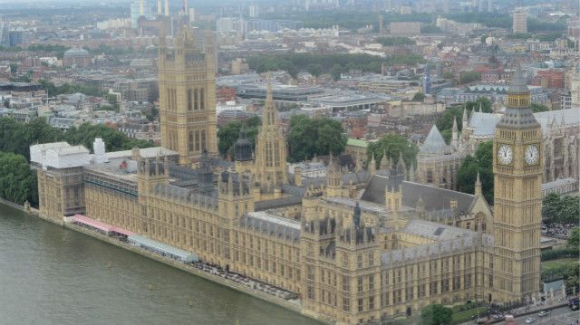 跟随信院优秀师生感悟英伦风情