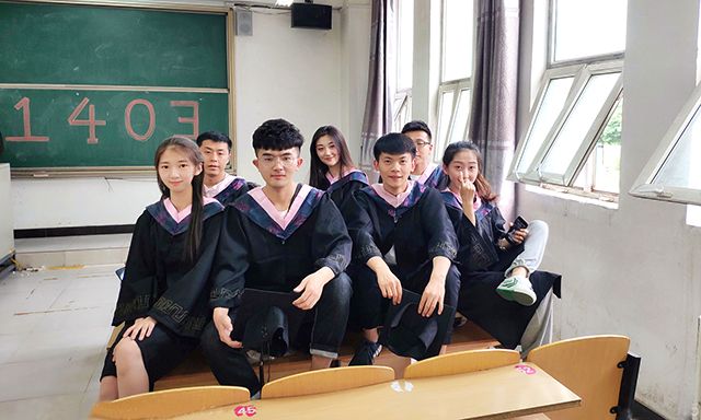 【毕业专题六】静看光阴荏苒——“借我四年”毕业季真情纪实感言