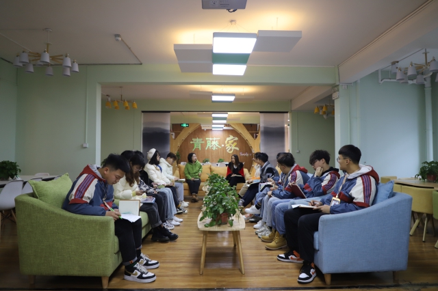 晋鲁两校交流研讨品牌营销与新闻宣传工作