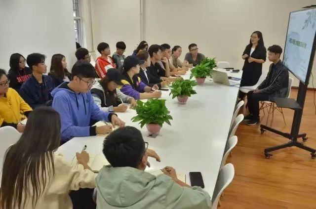 苗咏丽:陪伴不可辜负 异科育人“细水长流”