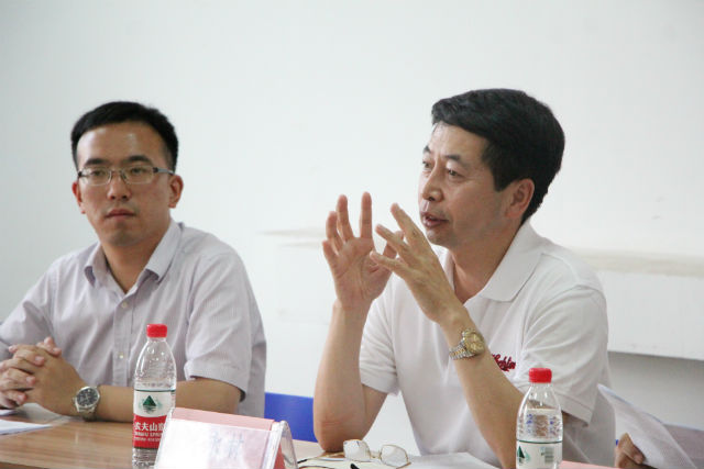 32名毕业生志愿服务西部 学院召开座谈会欢送