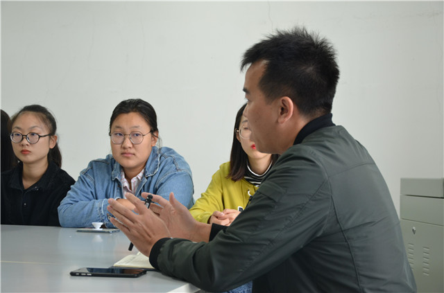 每周一班:解答疑惑 指明道路